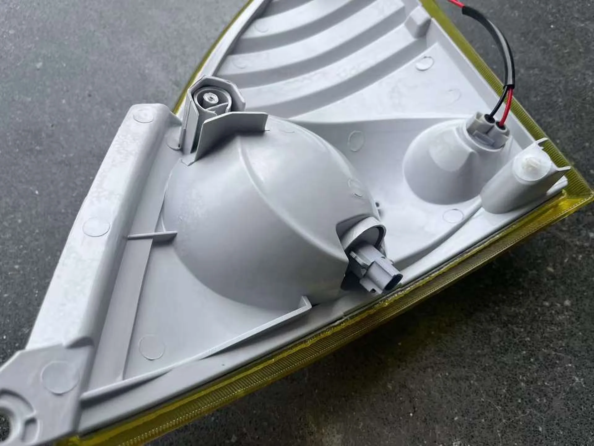 12V24V Yellow Plastic Corner Lamp for Hino