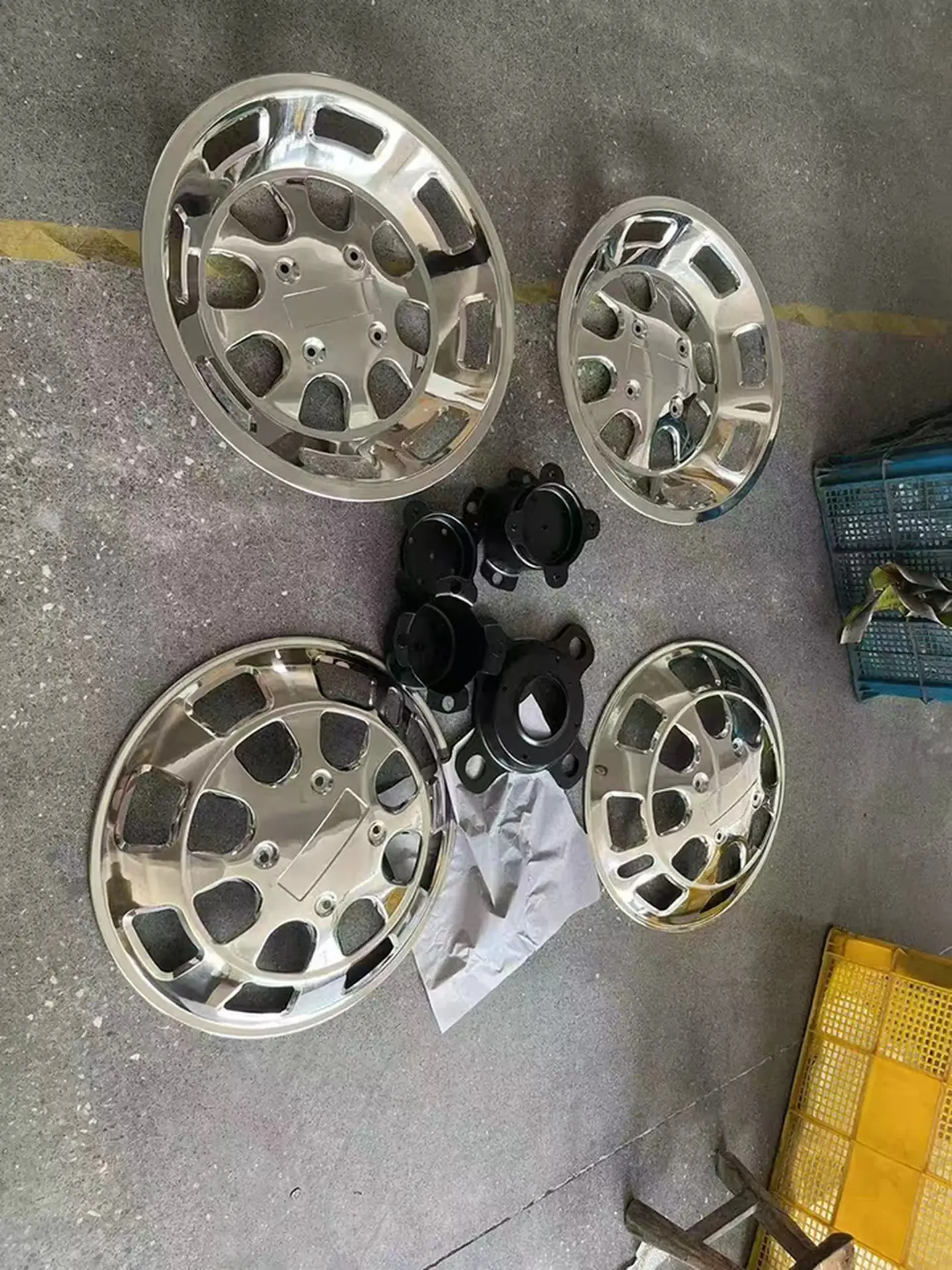 Chrome / Silver Stainless Steel / Metal Wheel Cover for Mitsubishi