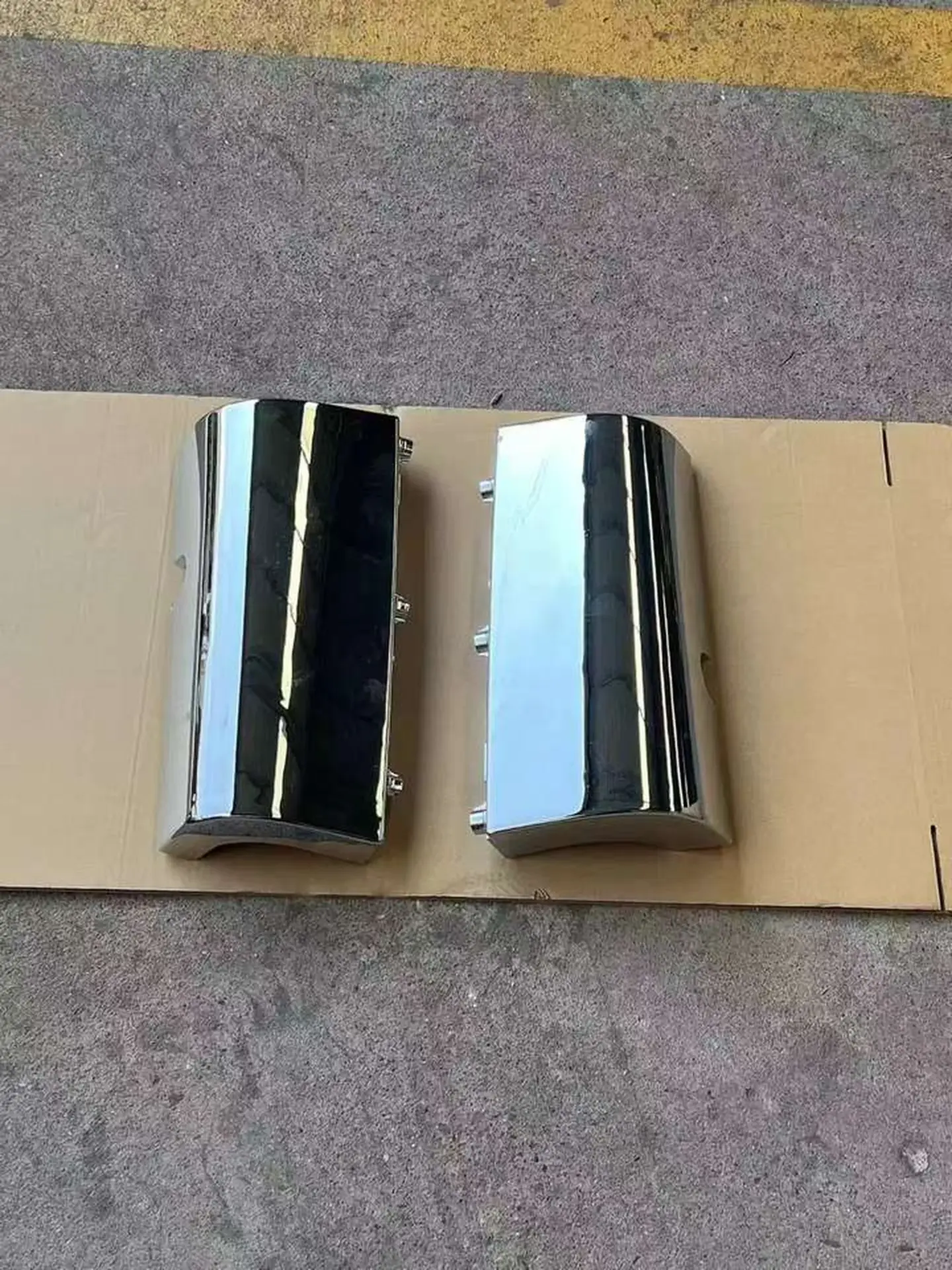 Chrome Plastic Step Panel for Isuzu Giga 2010-2012