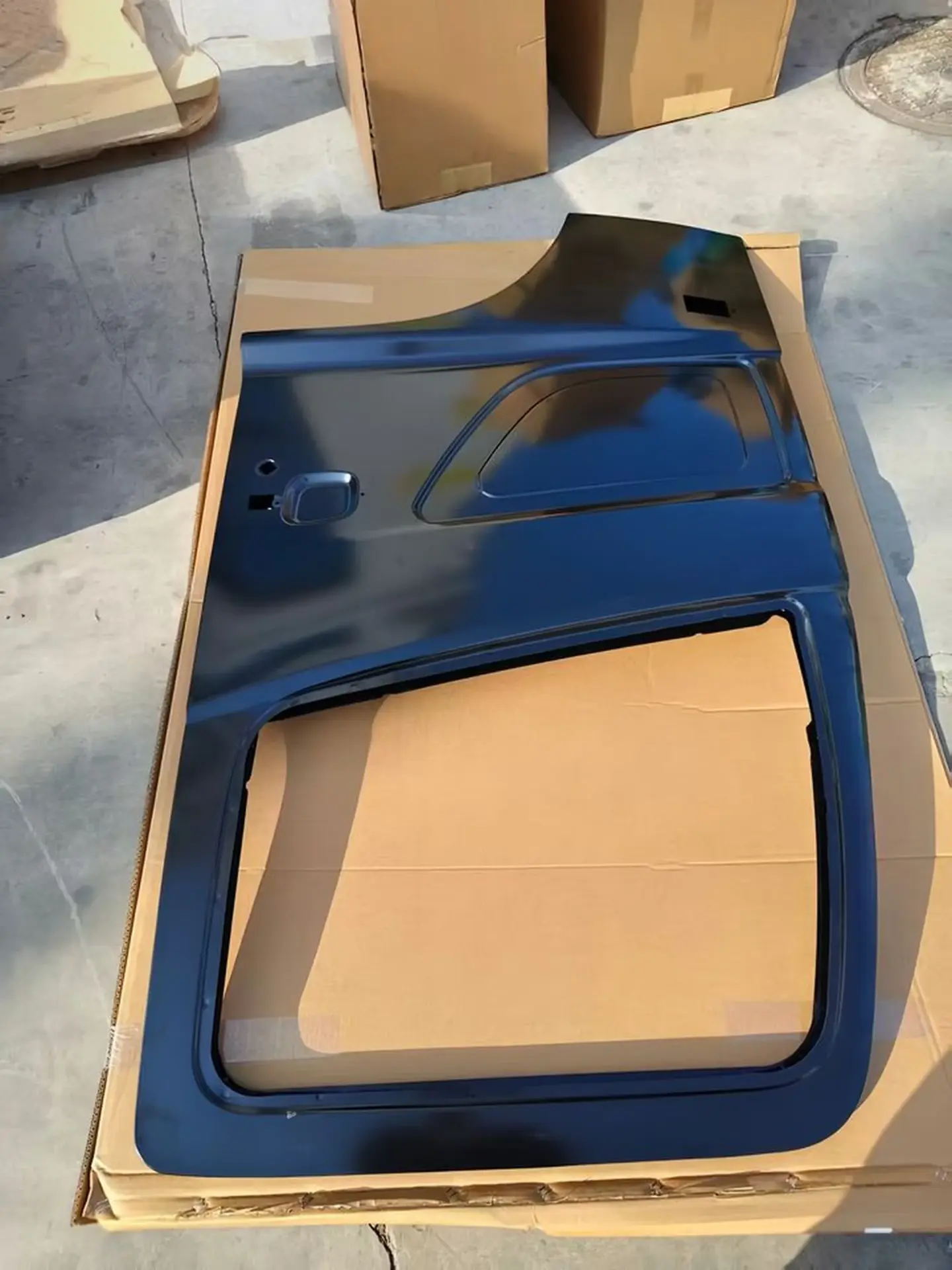 Black Metal Door for Hino Mega 500