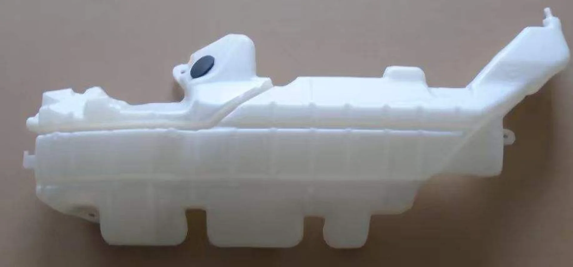 White Plastic Radiator Panel for Hino Mega 700