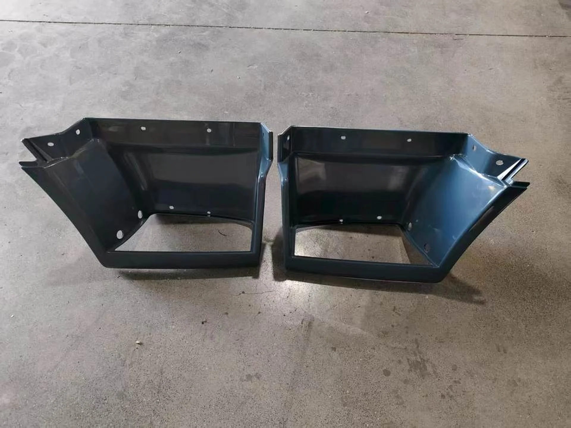 48*37*33CM Black / Gray Plastic Step Panel for Hino FM3M / FM2K
